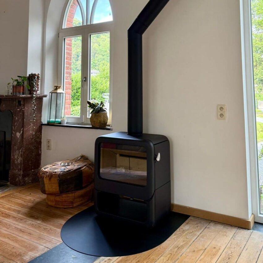 Poêle à bois noir à Liège